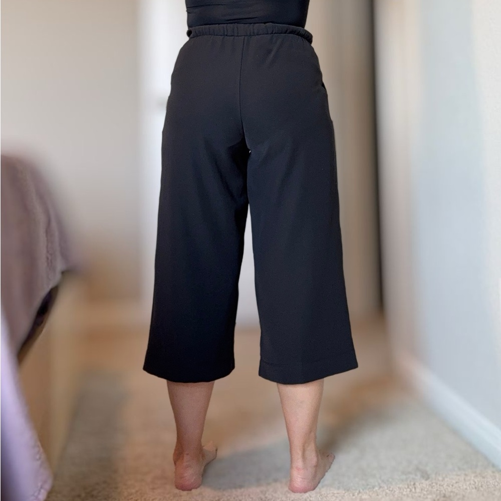 Lululemon Athletica Black Noir Crop Pants - Picture 4 of 13